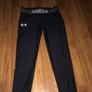 Under Armour black girls leggings.